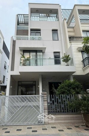 nhà cho thuê khu tt thạnh mỹ lợi q2. dt 7x18m, hầm 4 tầng, 5 phòng. có thang máy, máy lạnh giá 55tr