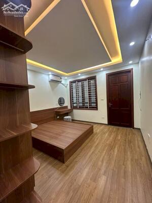 GIÁ THƯƠNG LƯỢNG TỐT, NHỈNH 7 TỶ, NHÀ NGỌC LÂM SÁT PHỐ, 3 THOÁNG 34M, 4 TẦNG, MT 5.7M.