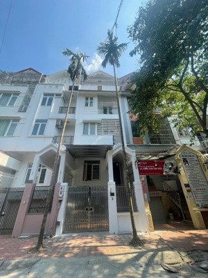 cho thuê nhà liền kề nguyễn văn lộc - mỗ lao, dt 90m2, 5 tầng 1 hầm giá chỉ 30tr/tháng