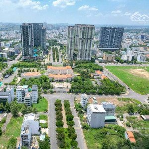 bán 2 lô đất huy hoàng mặt tiền đường tạ hiện giá 450tr/m2 được xây cao 6 tầng .