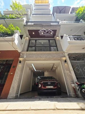 bán nhà cực đẹp 7 tầng thang máy. 65m2 - mt4.5m - gara oto. hoàng quốc việt, cầu giấy. giá 29.8 tỷ.