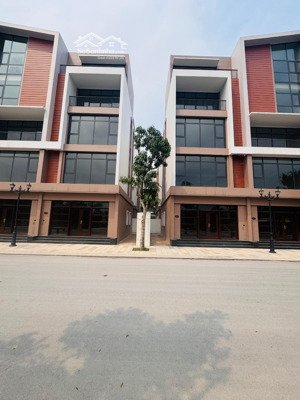 bán biệt thự vinhomes ocean park 3, dt 91m2, mặt tiền 7m, giá 13 tỷ, hướng đông bắc. lh 