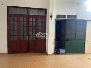 bán nhà hoàng sâm 20m ra ôto 36m2 mt 7m 8 ty