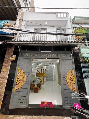 cần bán gấp nhà 1 trệt 1 lầu 6x20 gần chợ đệm. giá 810 triệu