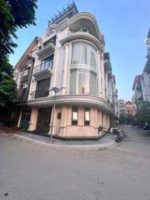 siêu phẩm lô góc - đẹp nhất kđt văn quán hoàn thiện đỉnh cao - tặng full nội thất - mặt tiền 18m