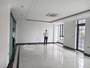 cho thuê 1200m2 trục chính kinh doanh 55tr/tháng trung tâm thành phố từ sơn