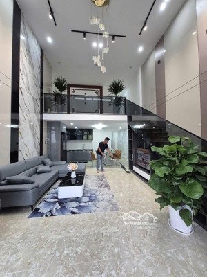 tôi chính chủ cần bán nhà 3 tầng mặt tiền bàu cầu 12, nam cẩm lệ, hòa xuân