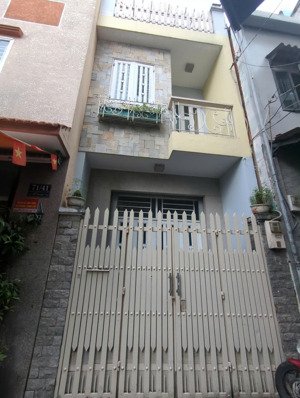 siêu rẻ! nhà ngay khu phan xích long phú nhuận dt 60m2. kc: 3 tầng kiên cố giá chỉ 10 tỷ tl