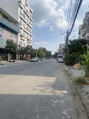 cần bán nhà quận 7 - đường huỳnh tấn phát, bình thuận - ngay nhà thi đấu quận 7