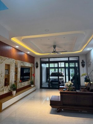 bán nhà mới full nội thất đẹp gói 2 mỹ gia,phường nam nha trang,đường rộng 18m,chỉ 10ty