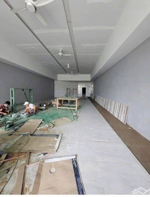 ngang 10m mặt tiền đường nguyễn văn cừ nd