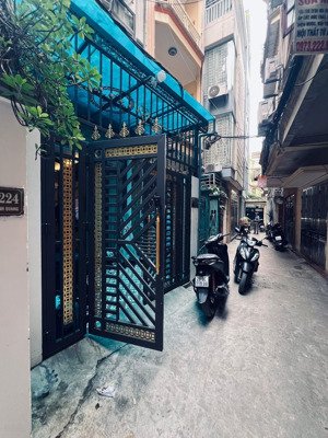 bán nhà 5 tầng khu phân lô phố cầu giấy, 50m2 hai mặt thoáng, ngõ rộng sạch, dân trí cao, giá 12 tỷ