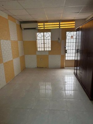 bán nhà cũ đbp, q10 - 52m2 - chỉ 6 tỷ hơn - 2 tầng - cách hxh 10m