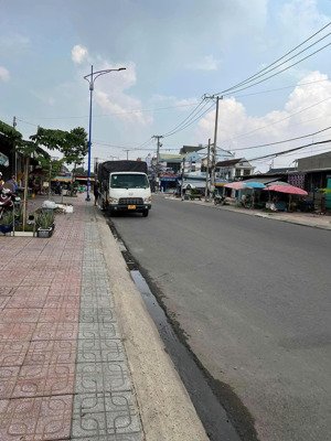 ra nhanh con hàng mới 247m2 ngay võ thị sáu,đối diện trường đại học,mt kinh doanh buôn bán,giá 2tỷ5