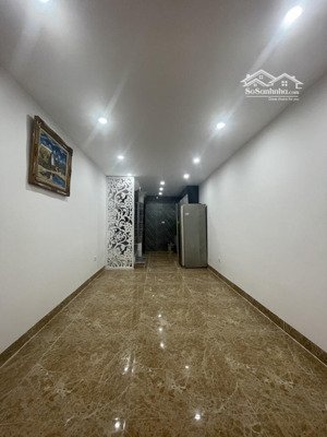 - bán nhà thuỵ khuê, sát phố, 30m2, 8.5 tỷ.