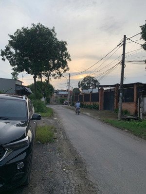 đất chính chủ, ngay khu dân cư và đường lớn