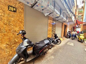 2,2 tỷ - tôn đức thắng, ô tô qua nhà, ngõ kinh doanh, lô góc, nhà mới xây, đường trải nhựa