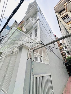 chủ cần kinh tế bán nhà phố cầu giấy lô góc, dân trí cao, gần phố, ngõ sạch, giá chỉ 11,85 tỷ