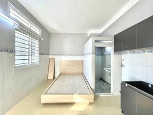 phòng trọ cửa sổ thoáng mát gần too hiến thành quận 10