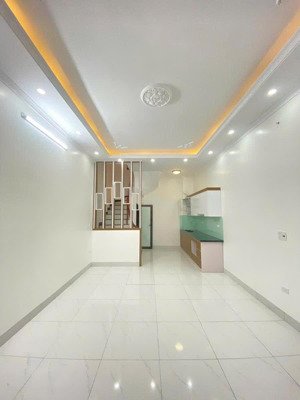 bán nhà 5t x35m gần quận bắc từ liêm ô tô đỗ cổng sổ đỏ vuông đẹp giá 5.45 tỷ