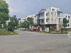 chính chủ cần bán gấp bt phú cát city, 180m2 giá 71tr/m2, có sổ đỏ lâu dài hướng bắc, lh:0964588966