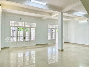 văn phòng cho thuê 300m2, 4 lầu 5 phòng tại trung tâm thủ dầu một