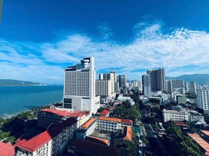 bán căn studio 50m2 view xéo biển, lầu cao, nội thất đẹp, giá 4,6 tỷ, lh sơn