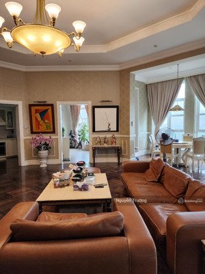 bán căn hộ 190m2, 3 ngủ + 1 và 2 vệ sinh, full nội thất, chung cư the manor. giá chỉ 14.3 tỷ