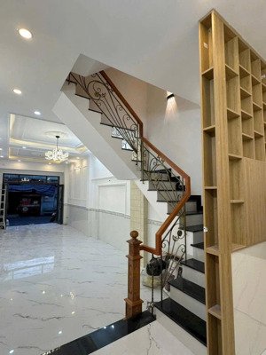 cần tiền cho con đi du học , chủ bán căn nhà xây tâm huyết 4 tầng btct , 62m2 ,hxh 10m , nhỉnh 7 tỷ