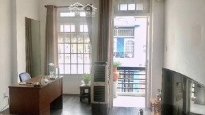 nhà 4 tầng sát q1 - ngay cầu điện biên phủ - tiện ích xung quanh đầy đủ - dòng tiền ổn ~ 850tr/năm