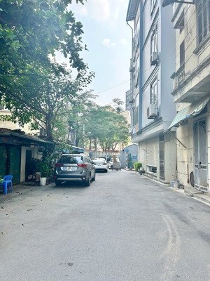 bán nhà lạc long quân, tây hồ, phân lô 40m, 6t, 13 tỷ gần lotte, trường học, chợ