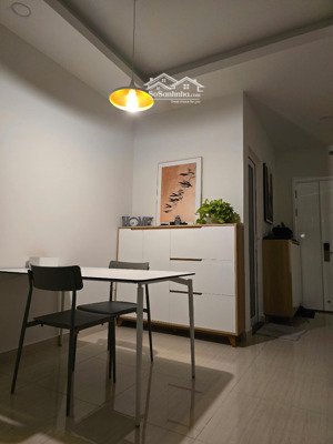 cho thuê căn 2pn 2wc full nội thất cao cấp lầu cao mát mẻ giá 13 triệu ở liền moonlight boulevard