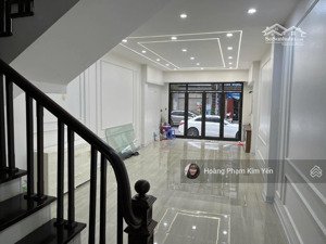 tòa building chùa láng! 8t thag máy, ô tô tránh, dừng đỗ, ngõ thông bàn cờ, vỉa hè kd dt 1,3 tỷ/năm