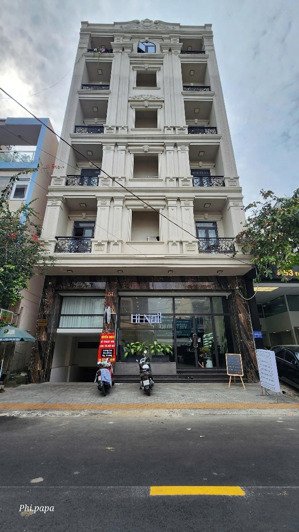 chdv/ks 300tr/th- 42 phòng- ngay phố ẩm thực phan xích long- (9x20m)- 6 tầng- giá 50 tỷ