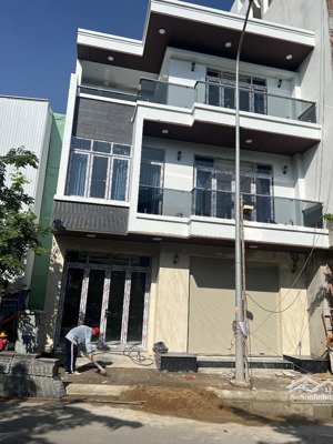 bán nhà 2lầu 1trệt sổ riêng phường tam hiệp ( tân tiến) tại phạm văn thuận, vị trí kinh doanh