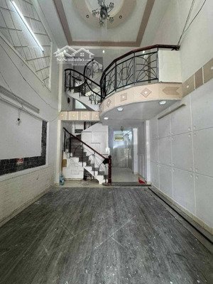 trước nhà 10m, bán nhà nguyễn công hoan phú nhuận, 5 tầng btct, ngang 4m, sổ vuông ,chỉ 8.5 tỷ tl