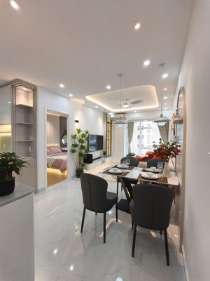 cho thuê gấp ch sky garden 3 - 2pn/2wc - nội thất cao cấp - nhà mới 100%