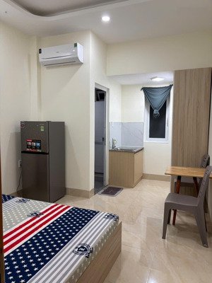 cho thuê căn hộ studio cửa sổ sạch sẽ thoáng mát q1 gần chợ thái bình, công viên 23 tháng 9