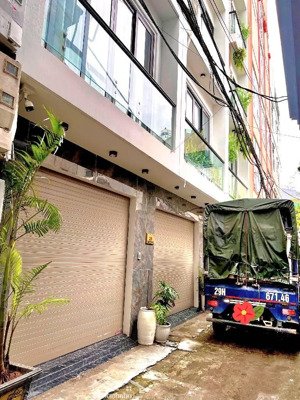 bán nhà phường long biên. 5 tầng ô tô 7 chỗ qua, nhà mới full nội thất đẹp như tranh vẽ. 7,29 tỷ