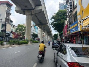 bán gấp lô đất trung tâm- cầu giấy- cơ hội đầu tư siêu lợi nhuận- dt 82m2- mt 10m