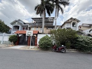 chính chủ gởi lô đất vàng khu biệt thự bên sông hiệp bình chánh tp thủ đức dt đất 395m ( 15 x 26 )