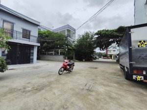 bán nhà căn góc 2 mặt thoáng 2 tầng - 58m2 - chỉ 5.5 tỷ - đường 10m thông - ô tô quay đầu