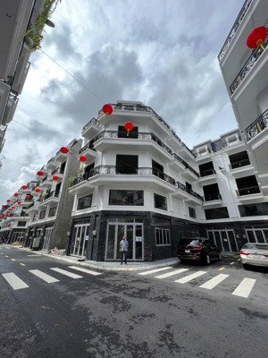 nhà phố liền kề, 4m x 12.5m, đường thạnh xuân 38, đường thông 8m, 3 tầng, nhỉnh 5 tỷ