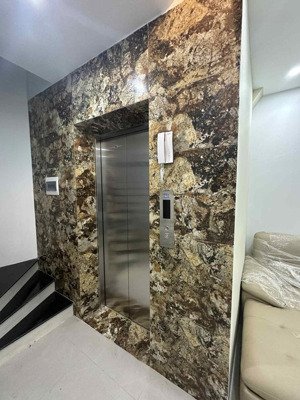nhà hiếm cầu giấy-6 tầng thang máy hiện đại-45m2-full nội thất-nhỉnh 9 tỷ