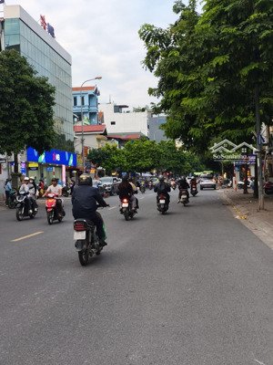 biệt thự sân vườn 4 tầng nguyễn mậu tài ô tô tránh vỉa hè kd dt120m2 chỉ 25tỷ