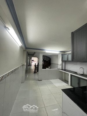 mặt tiền hậu giang, 5 tầng, 93m2 nở hậu, 5pn,7wc, đường 10m có lề 2m, hoàn công đủ