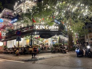 cho thuê nhà lô góc mặt đường thành phố giao lưu, dt 150m2 x4 tầng, 3 mặt tiền 25m mọi mô hình