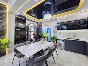 ô tô đỗ quanh nhà -6 tầng có thang máy - 15m ra ô tô tránh - 12.6 tỷ