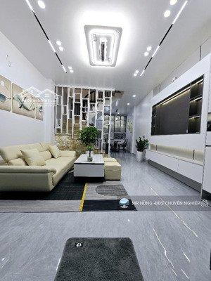 mới lên em mỹ đình chân dài giữa phố 41m x4, 50m ô tô, gần bến xe chỉ 8 đồng siêu hiếm