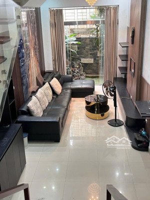 cho thuê nhà nguyên căn phân lô liền kề nguyên hồng- đống đa 60m 5 tầng